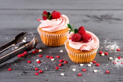 Raspberry &amp; White Chocolate Cupcakes