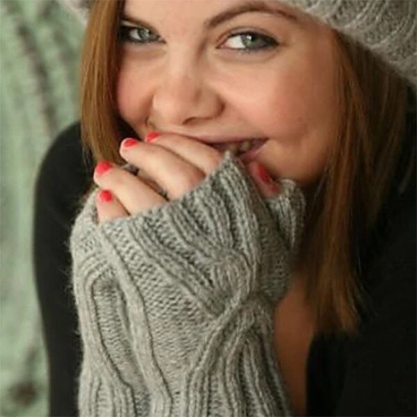 Cabled Handwarmers pattern