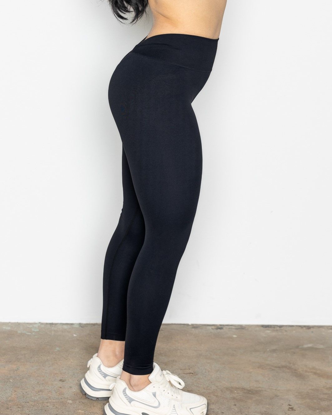 Namek ELEVATED High waisted Butt Lifting V Back Waist Seamless Full Length Legging - Black
