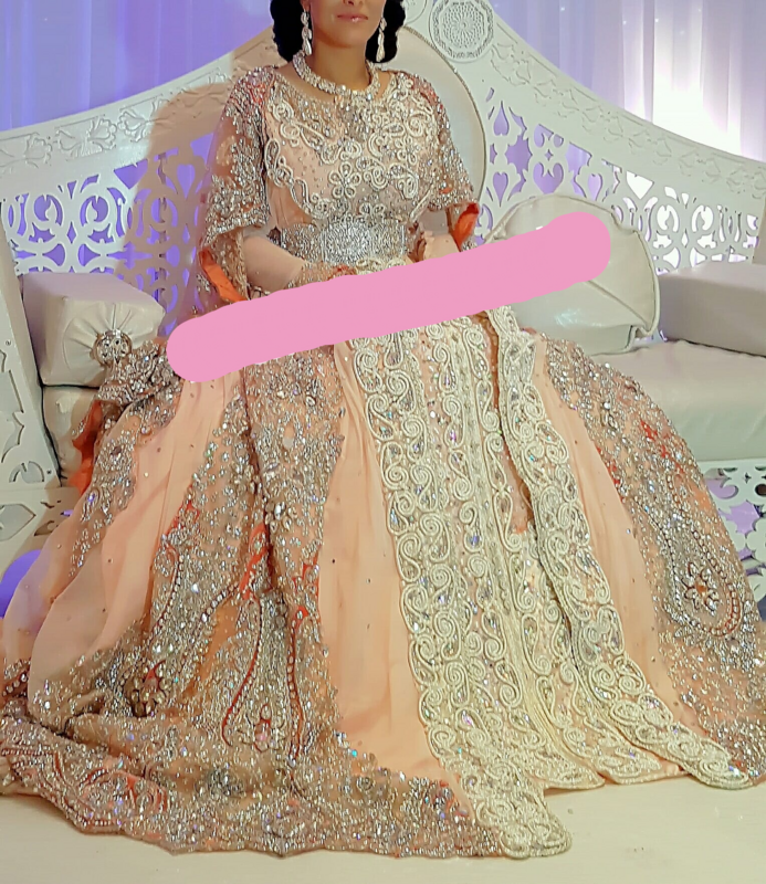 Ein Traumkleid in Apricot