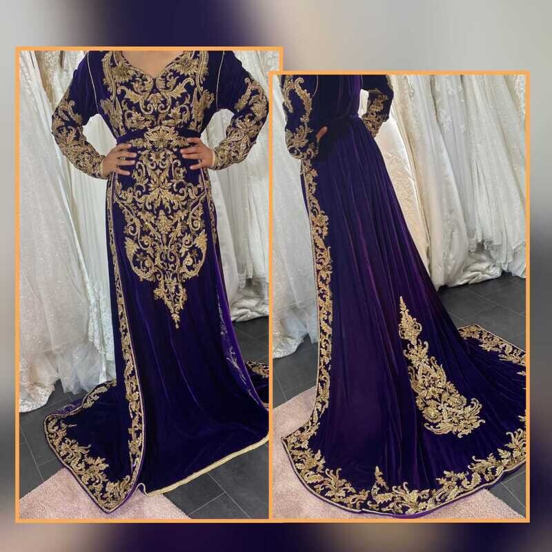 Traditionell marokkanisches Abendkleid Traditionell marokkanisches Abendkleid