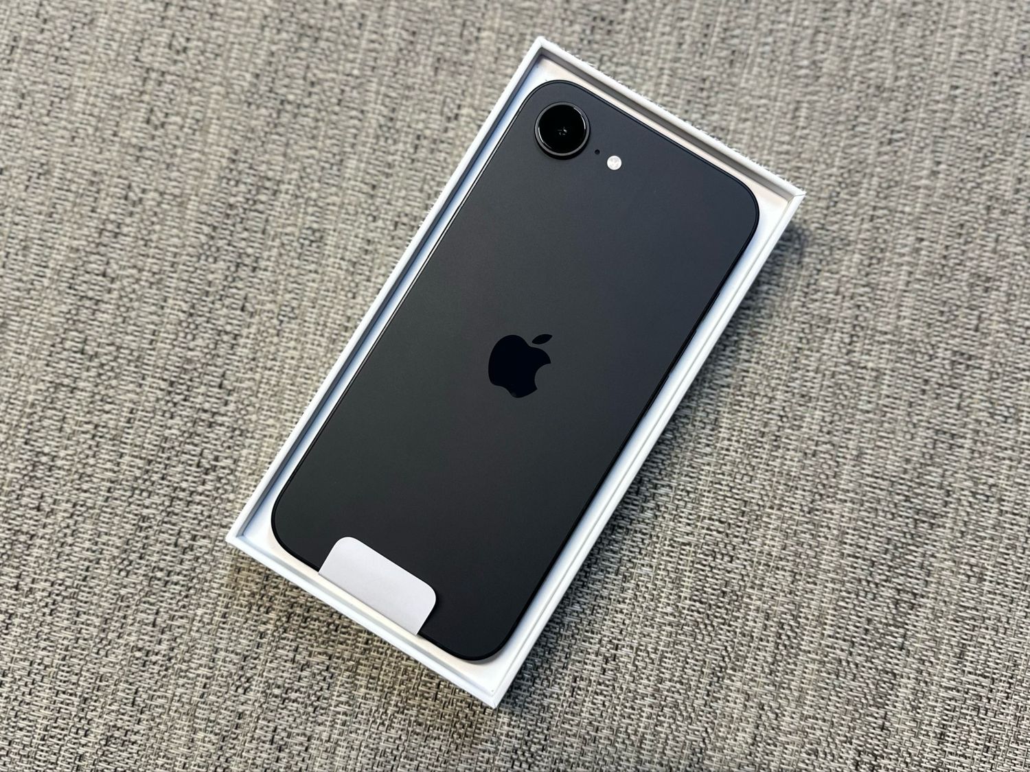 iPhone 16e