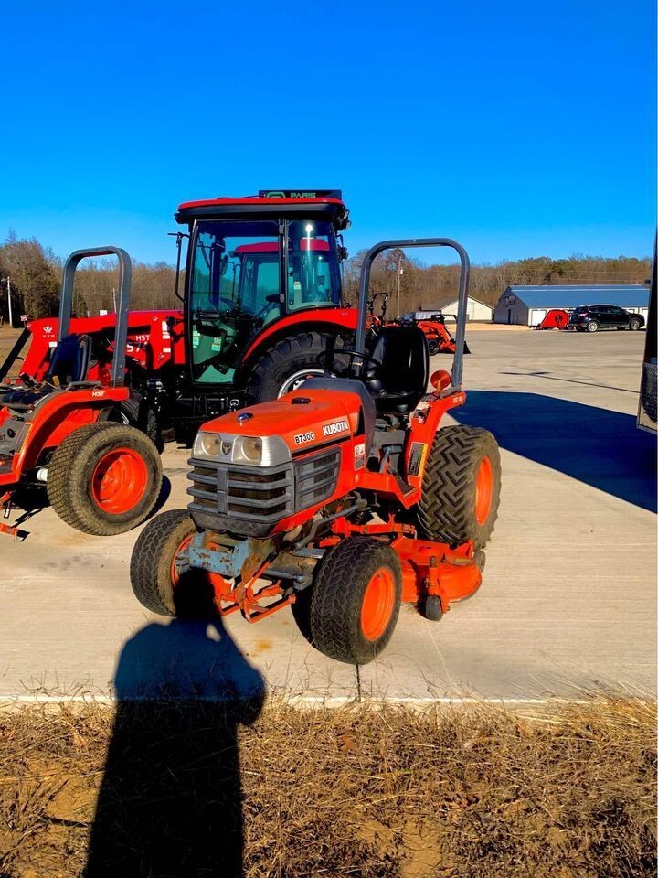 USED KUBOTA B7300 W/ MOWING DECK