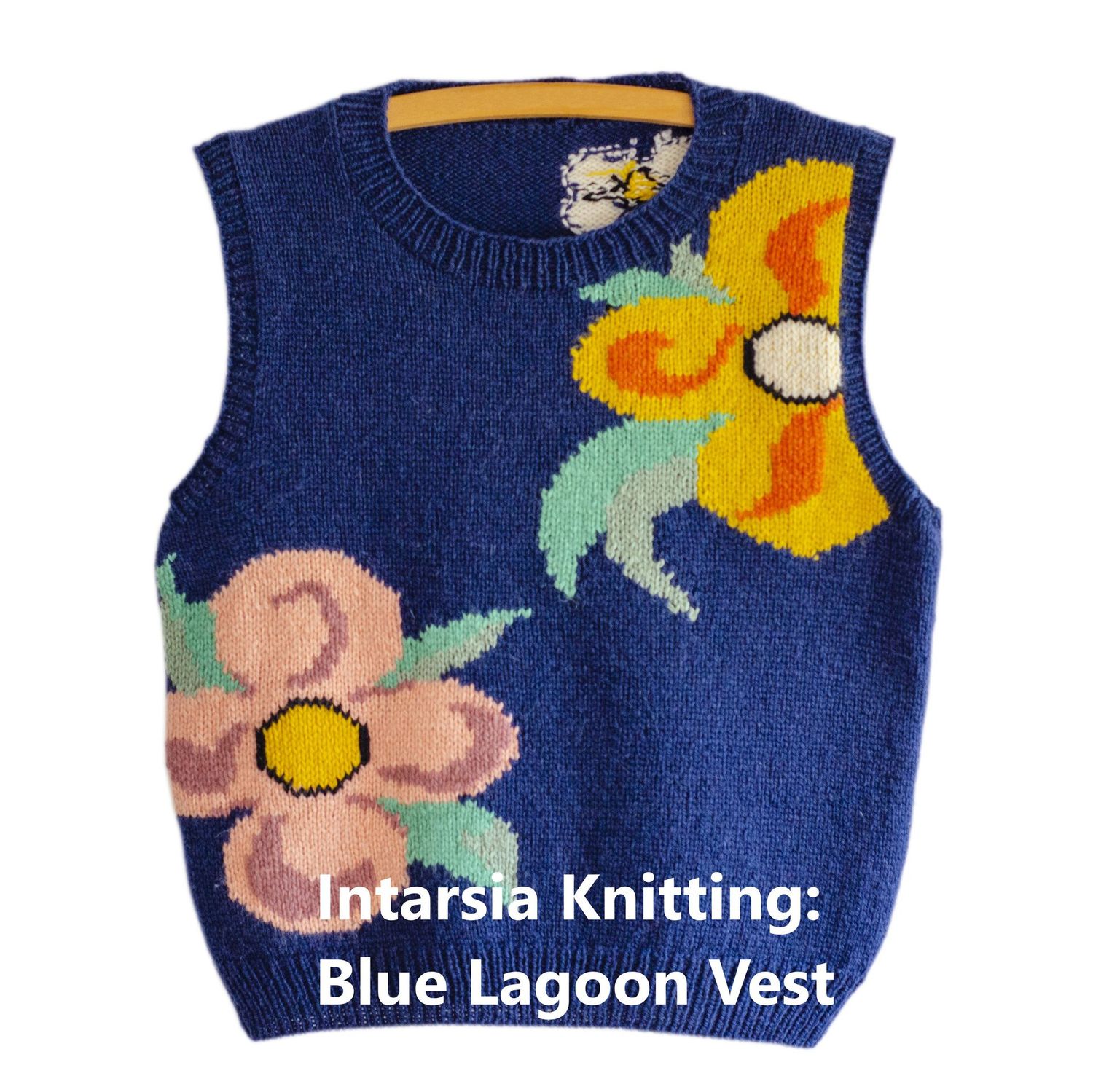 Workshop "Intarsia Knitting Blue Lagoon Vest" with Dario Tubiana 28.11.25 3:00 pm - 6:00 pm  incl. yarn market Ticket Weekend