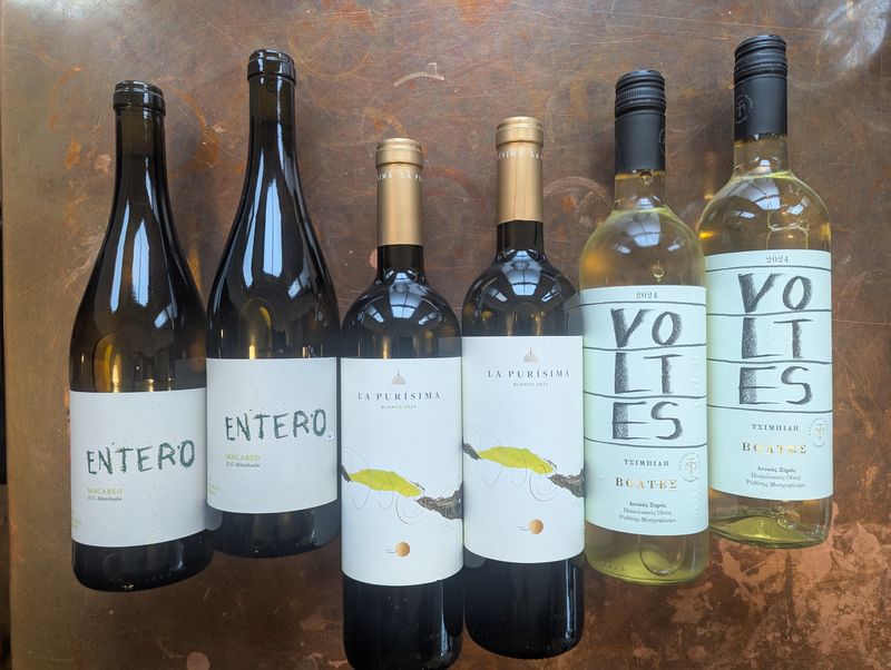 Vinoramica Favourites Case - WHITE ONLY