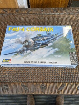 F4U-4 Corsair REVELL 1/48
