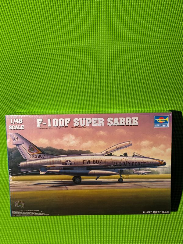 F-100F Super Sabre TRUMPETER 1/48
