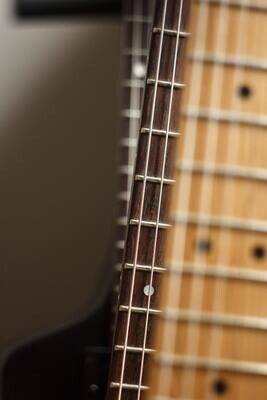 Acoustic & Electric Guitar Strings