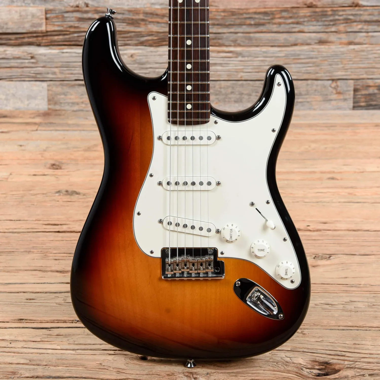Fender American Standard 2008 Stratocaster SSS Electric Guitar 3-Color Sunburst Fender American Standard 2008 Stratocaster SSS Electric Guitar 3-Color Sunburst