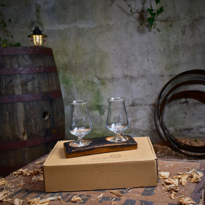 Irish Whiskey Serving Gift Box / 2x Tuath™ whiskey glasses & whiskey coaster