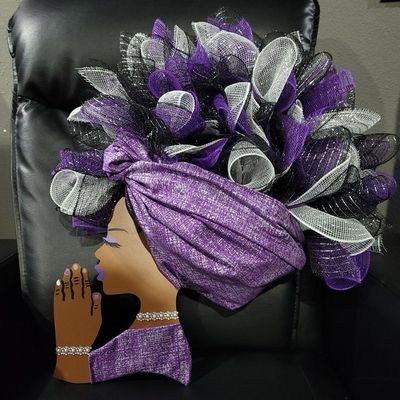 Praying Diva Wreath
