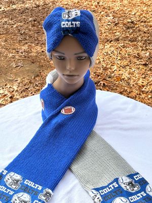 Scarf With Pockets And A Earmuff