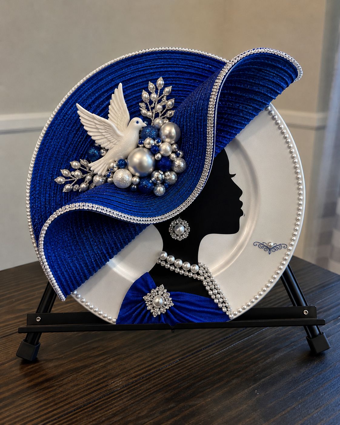 Custom Diva Hat Decorative Plate – Personalized Color-Inspired Design