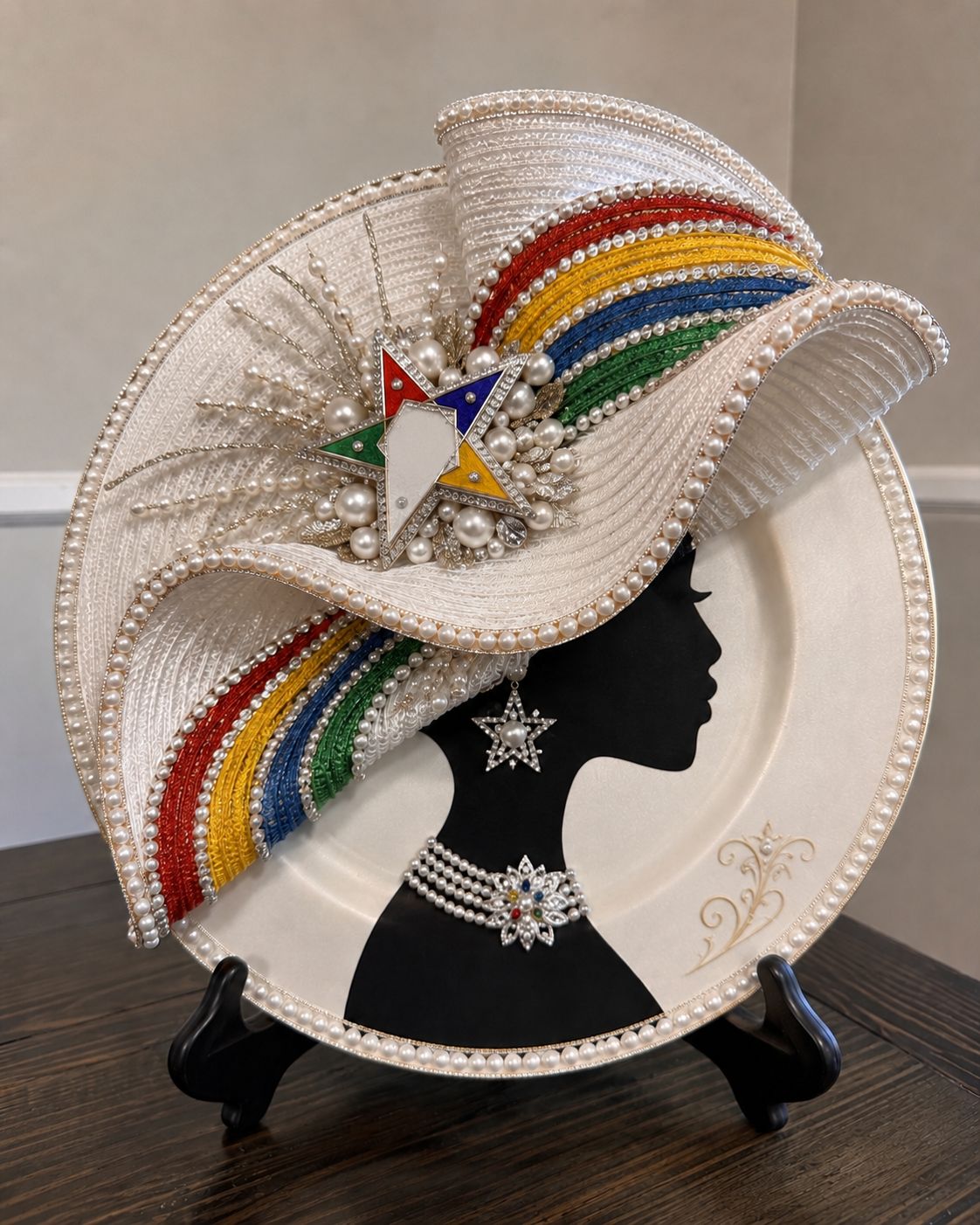 Custom Diva Hat Decorative Plate – Personalized Color-Inspired Design