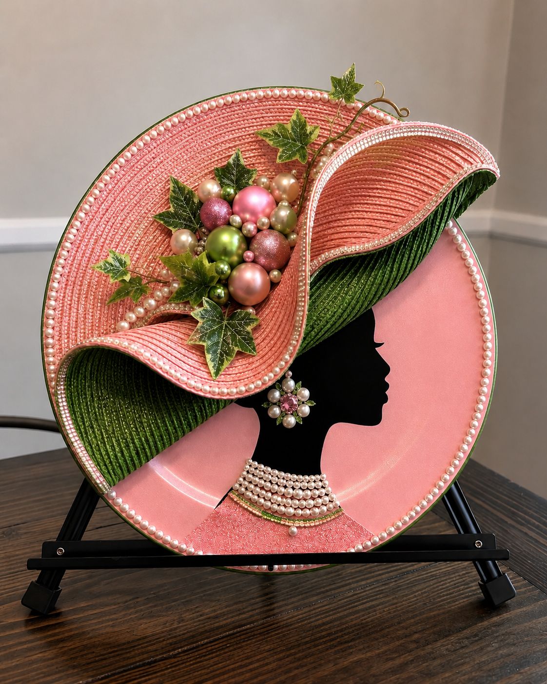 Custom Diva Hat Decorative Plate – Personalized Color-Inspired Design