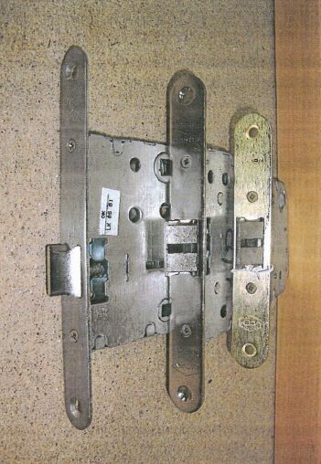 PICAPORTE SILENCIOSO UCEN 
COD-HE0115