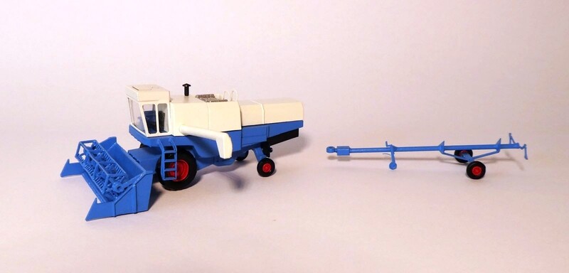 Mähdrescher E 512 Fortschritt mit Hänger, Kabine, blau