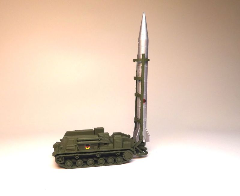 Raketenträger 8U218, NVA