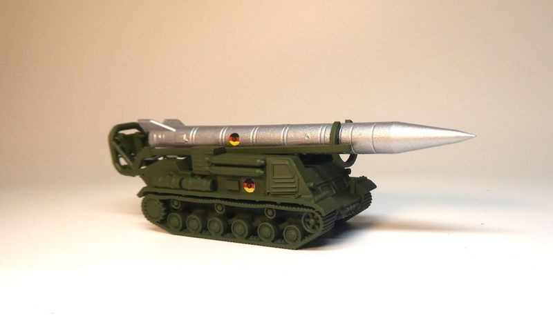 Raketenträger 8U218, NVA