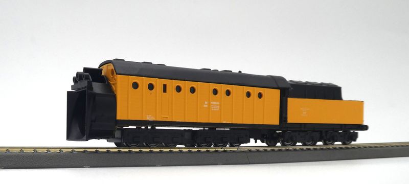 Neuheit 2026: 6achs. Henschel-Dampfschneeschleuder 30 50 979 5216-5 der Rbd Greifswald, Bw Stralsund, DR, Ep. IV