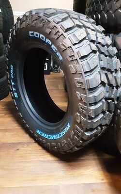 1 New 2856518 125/122Q Cooper Discoverer STT Pro RWL
