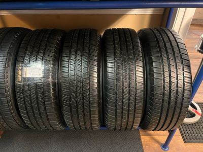 SET OF 4 USED High Thread 2356517 104T MICHELIN DEFENDER LTX M+S