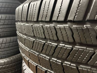 SET OF 4 USED LIKE NEW 2355519 105H MICHELIN DEFENDER LTX