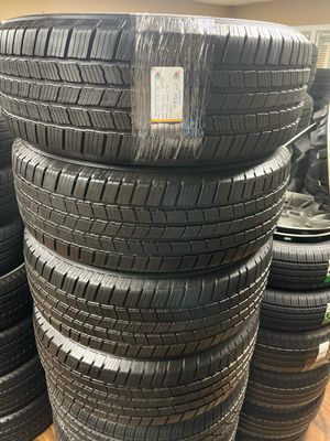 SET OF 4 USED LIKE NEW 2355519 105H MICHELIN DEFENDER LTX