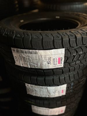 SET OF 4 NEW 2456517 111T COOPER TIRES DISCOVERER AT