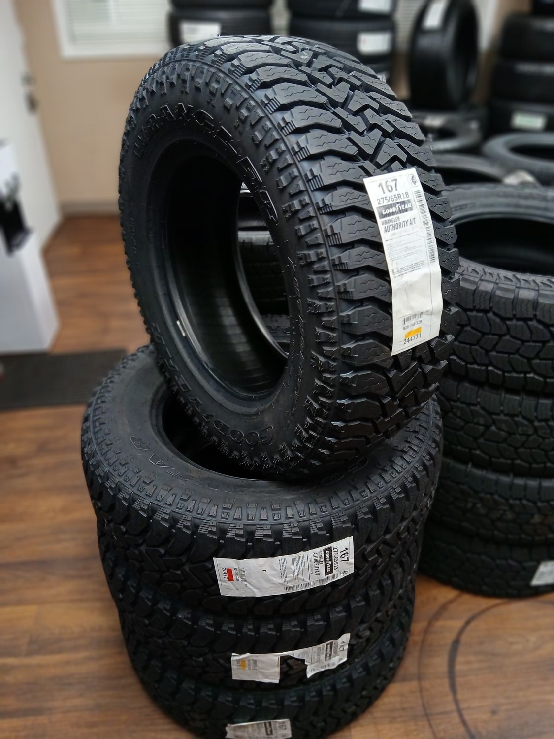 SET OF 4 BRAND NEW 2756518 GOODYEAR WRANGLER  AUTHORITY A/T 116S DOT-0125