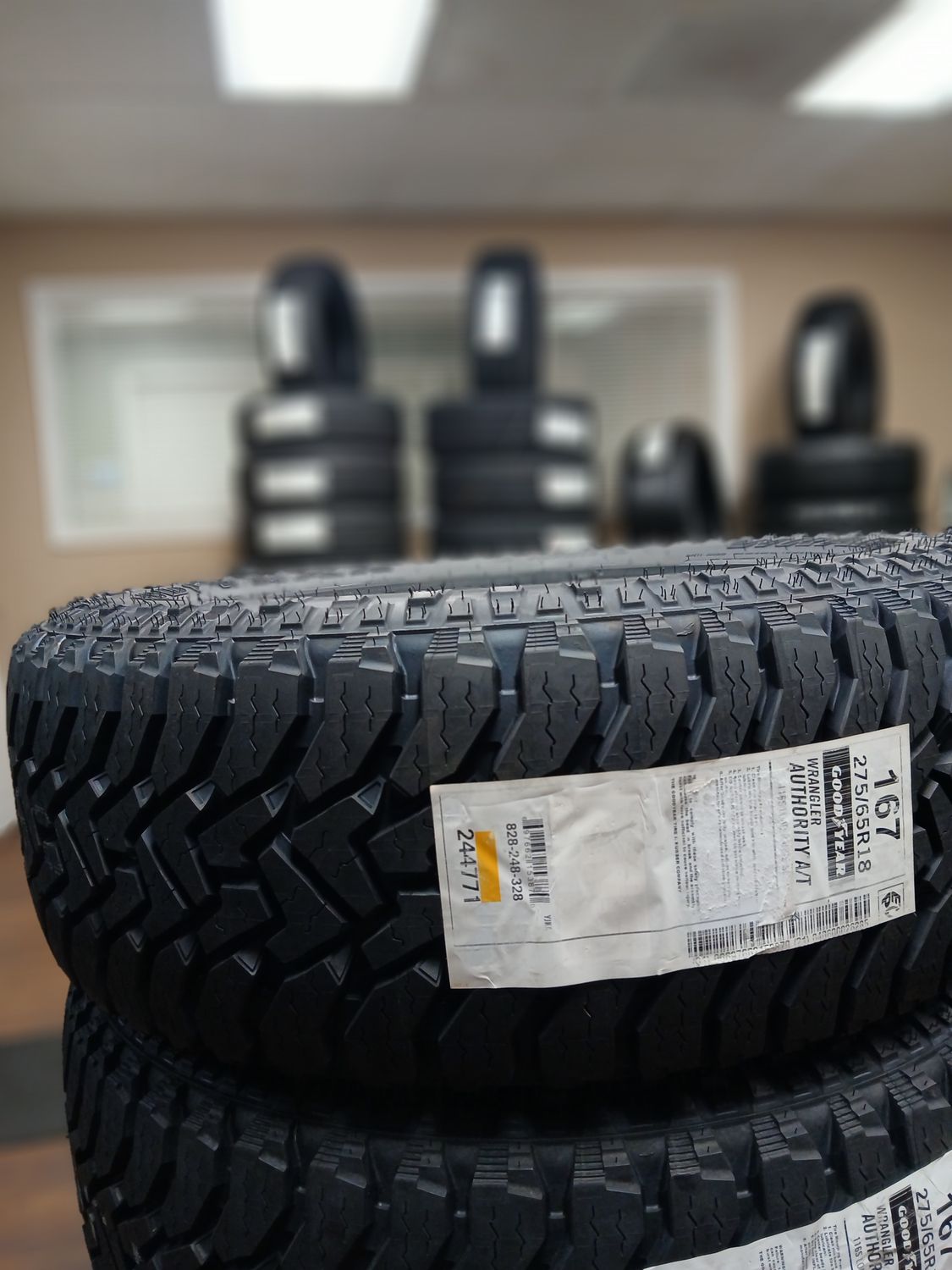 SET OF 4 BRAND NEW 2756518 GOODYEAR WRANGLER  AUTHORITY A/T 116S DOT-0125