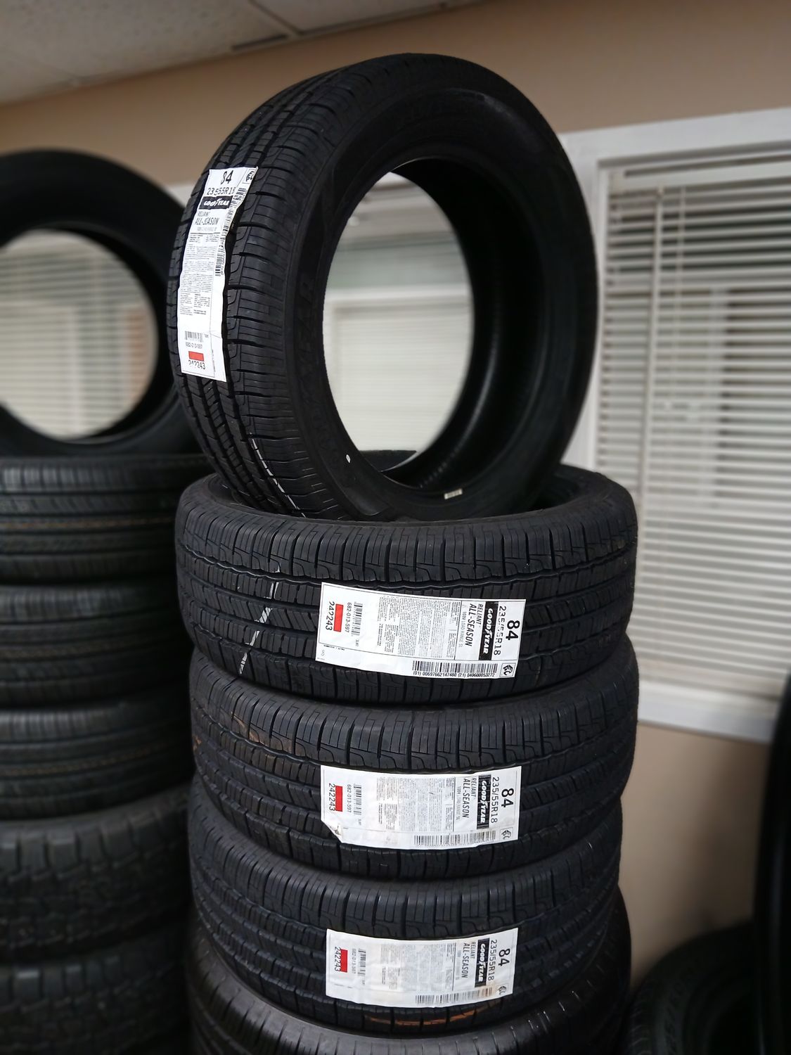 SET OF 4 BRAND NEW 2355518 GOODYEAR RELIANT ALL SEASON 100V