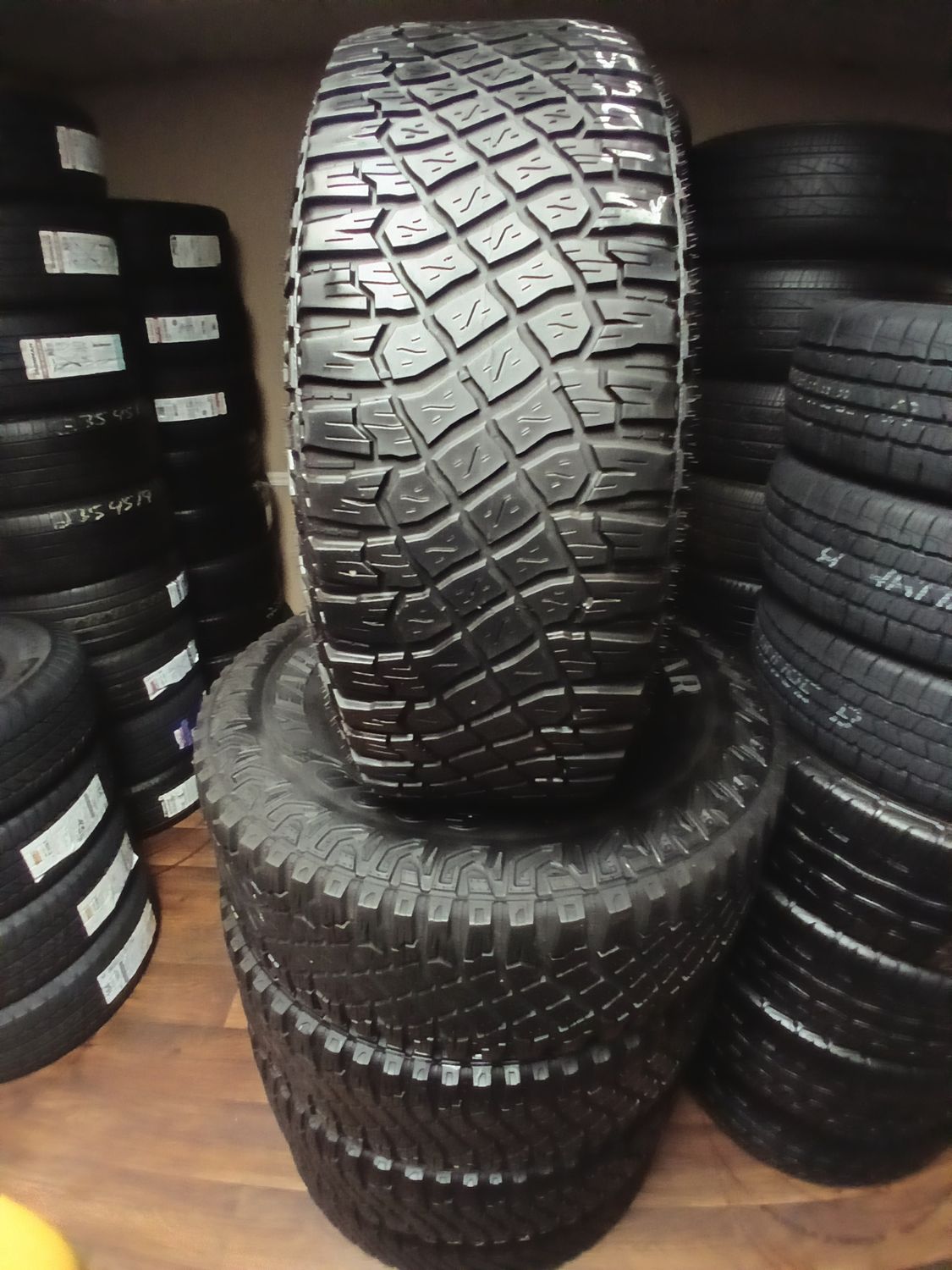 SET OF 4 + 1 GOOD USED LT 3157017 GOODYEAR WRANGLER TERRITORY MT 113/110S