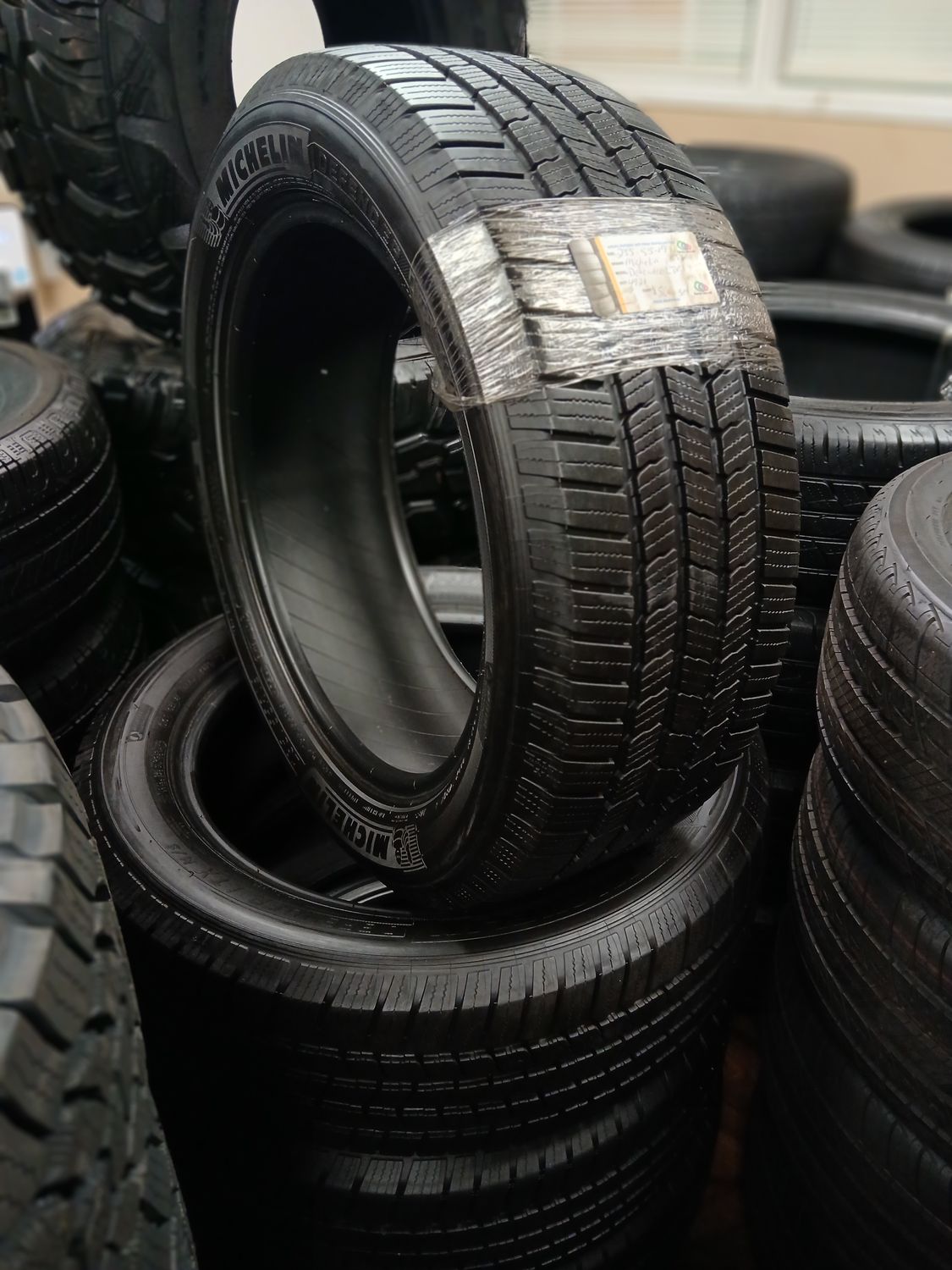 SET OF 4 USED HIGH TREAD 235/55R19 MICHELIN DEFENDER LTX M/S XL 105H 8+/32nds