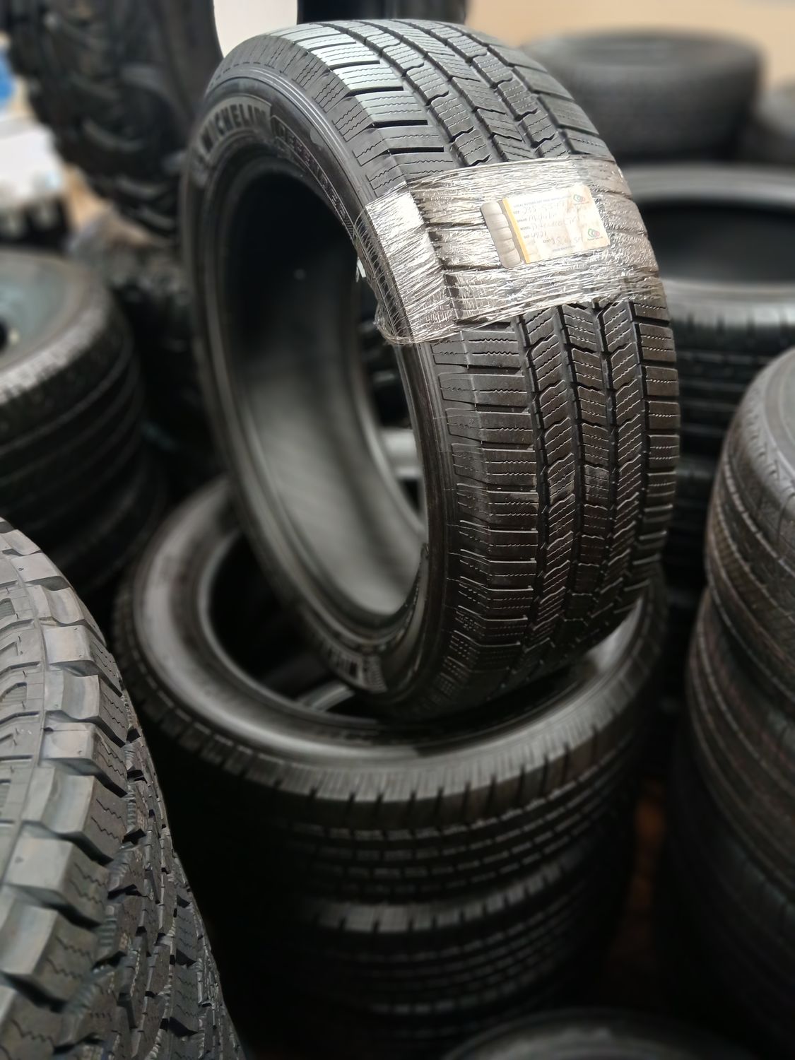 SET OF 4 USED HIGH TREAD 235/55R19 MICHELIN DEFENDER LTX M/S XL 105H 8+/32nds