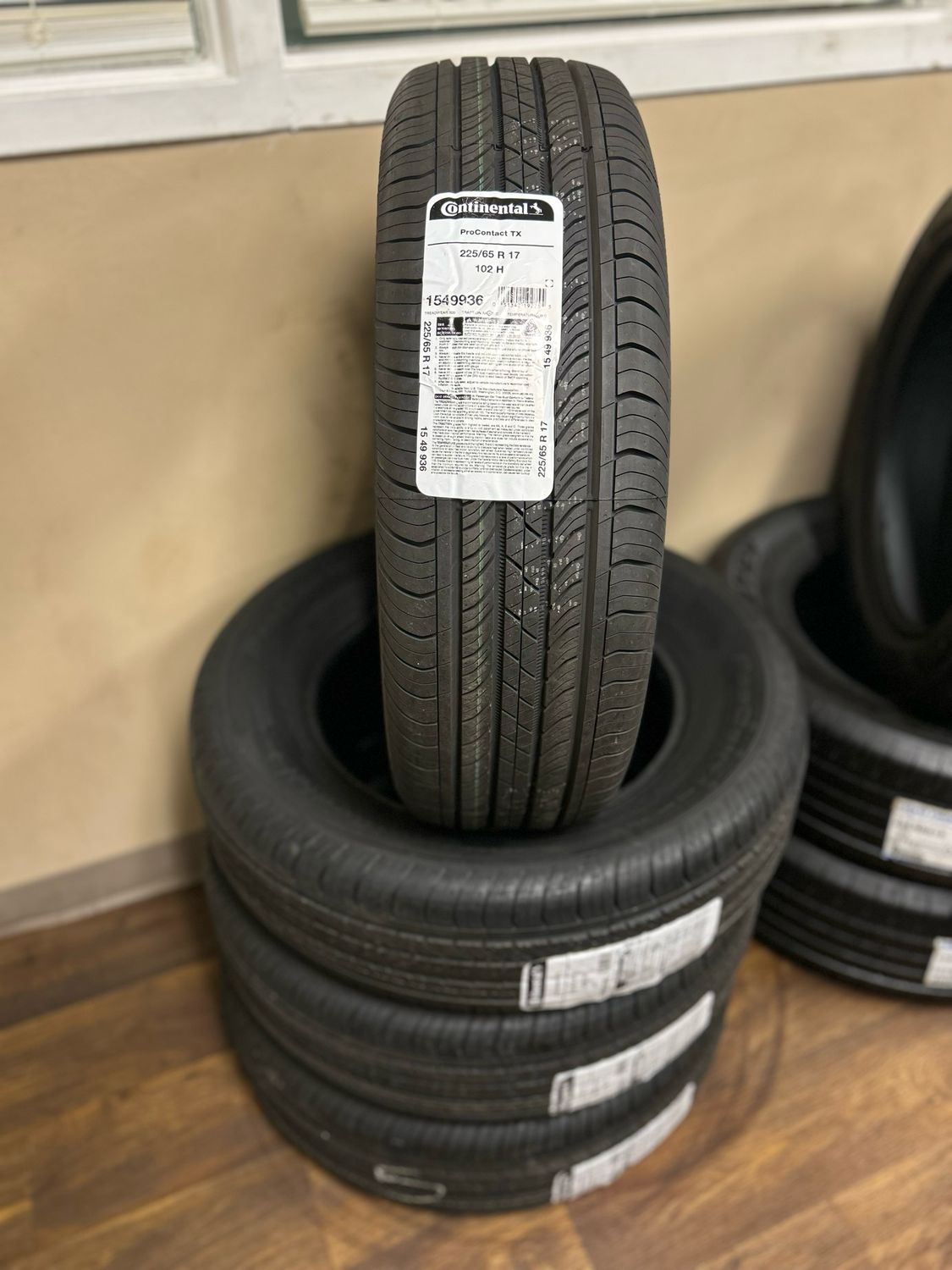 SET OF 4 BRAND NEW 2256517 CONTINENTAL PROCONTACT TX 102H