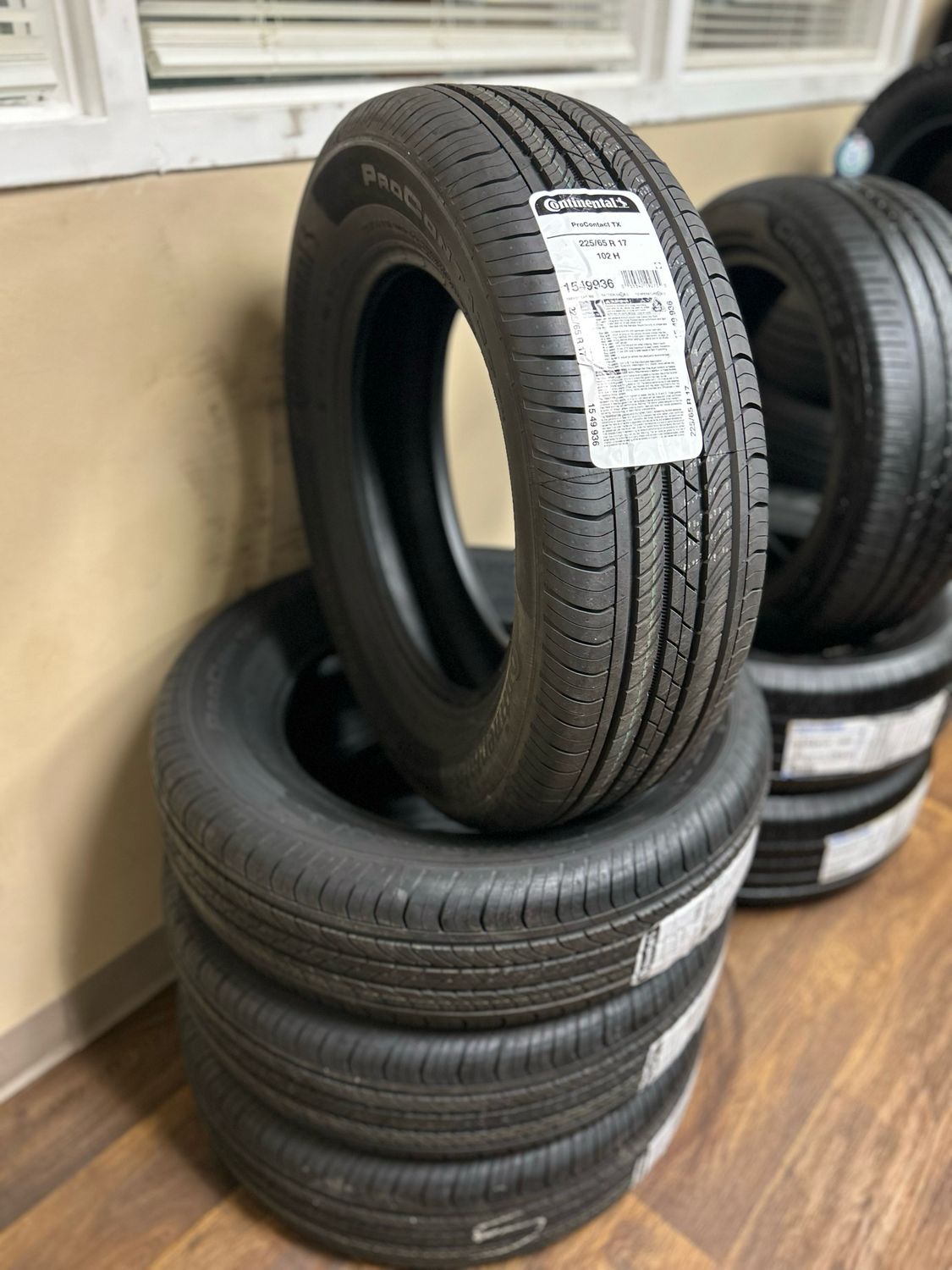 SET OF 4 BRAND NEW 2256517 CONTINENTAL PROCONTACT TX 102H