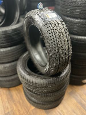 SET OF 4 USED HIGH TREAD 2356018 YOKOHAMA GEOLANDER CV4S 107V