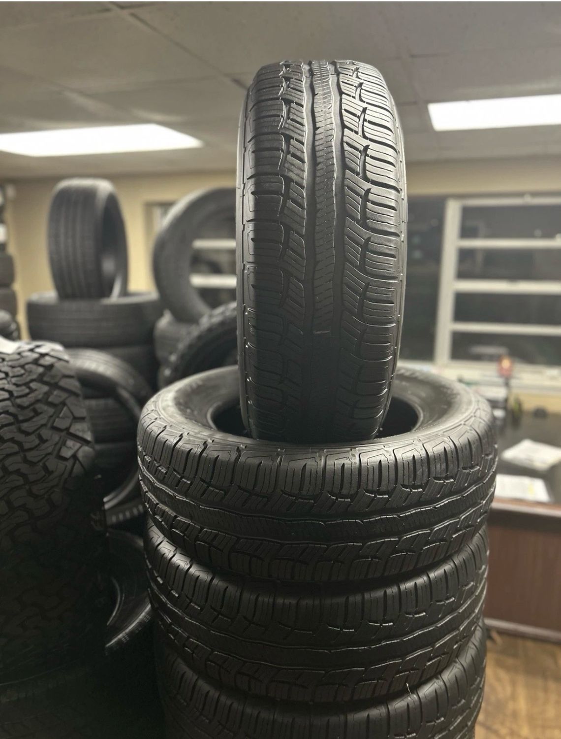 SET OF 4 USED LIKE NEW 265/60R18 BFGOODRICH ADVANTAGE TA SPORT LT 110T