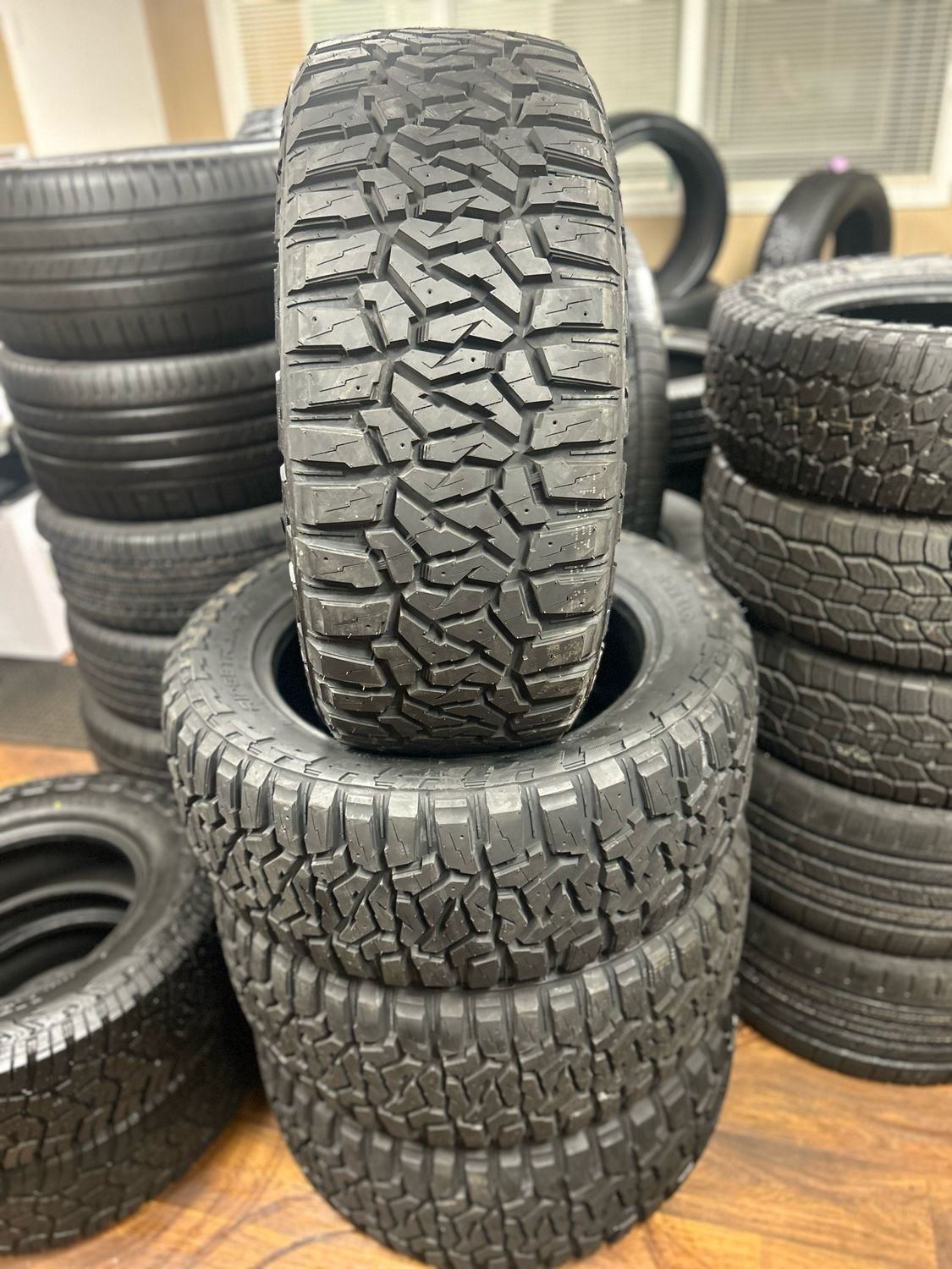 SET OF 4 BRAND NEW 35x12.5022 LT ROVELO RIDGETRAK R/T RT01