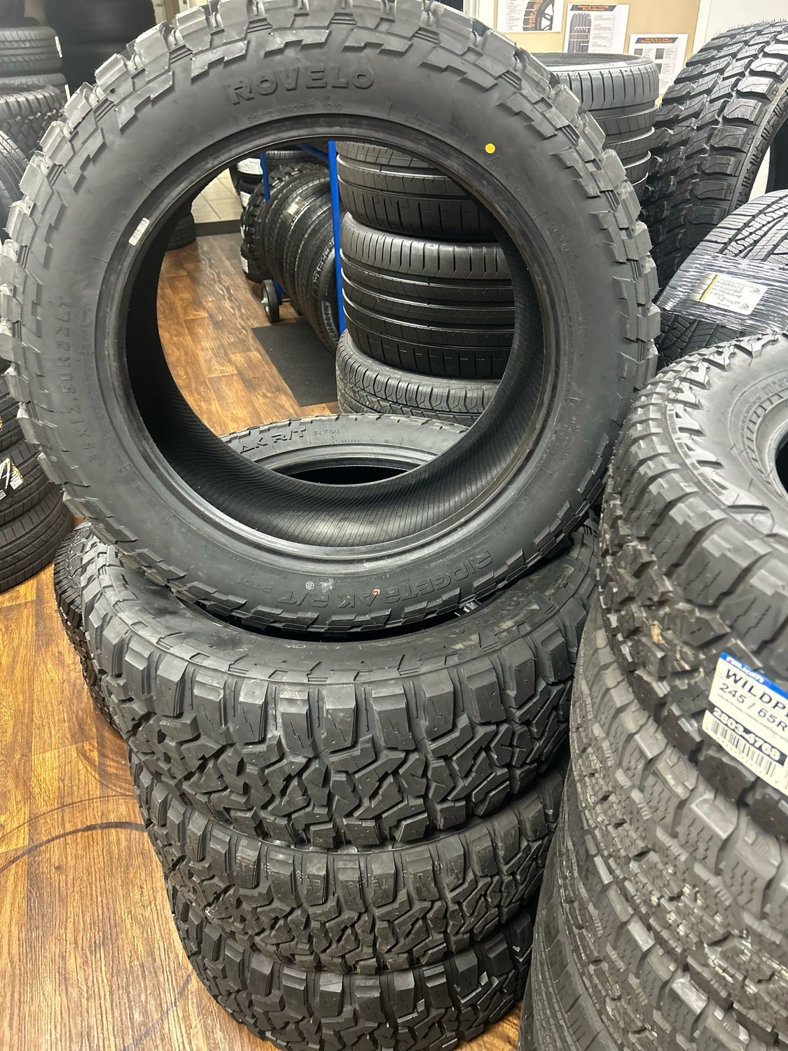 SET OF 4 BRAND NEW 35x12.5022 LT ROVELO RIDGETRAK R/T RT01