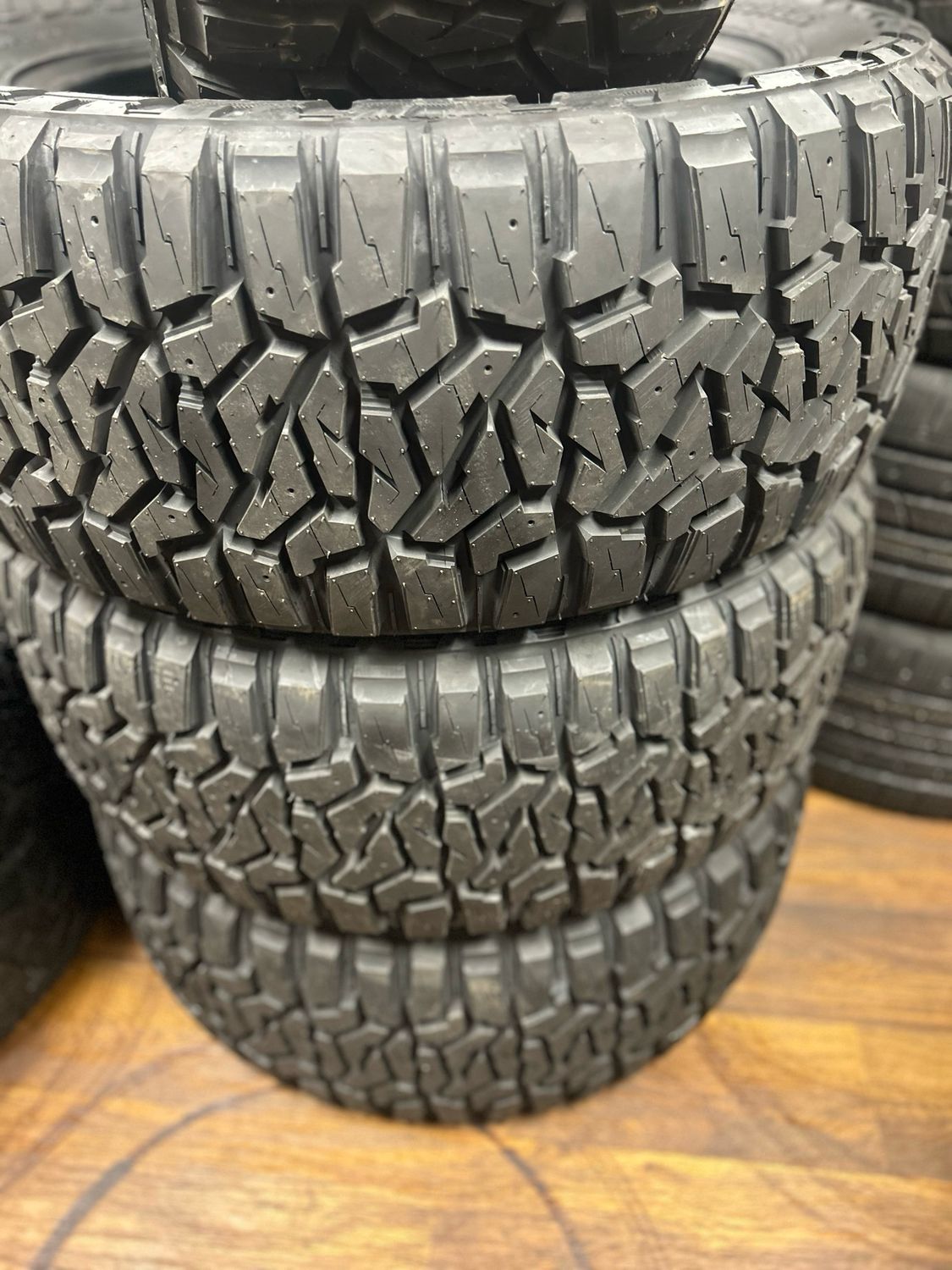 SET OF 4 BRAND NEW 35x12.5022 LT ROVELO RIDGETRAK R/T RT01