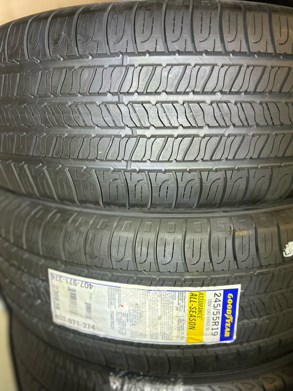 PAIR OF 2 BRAND NEW 2455519 GOODYEAR ASSURANCE ALL SEASON