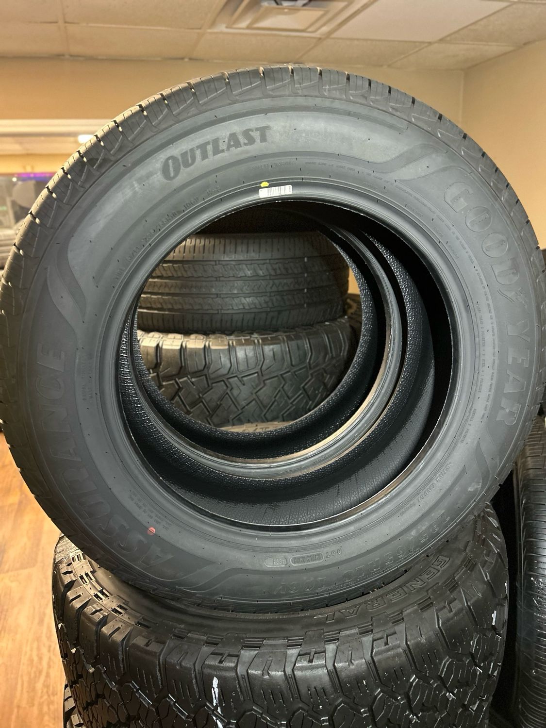 1 PAIR OF BRAND NEW 2356518 GOODYEAR ASSURANCE OUTLAST 106V