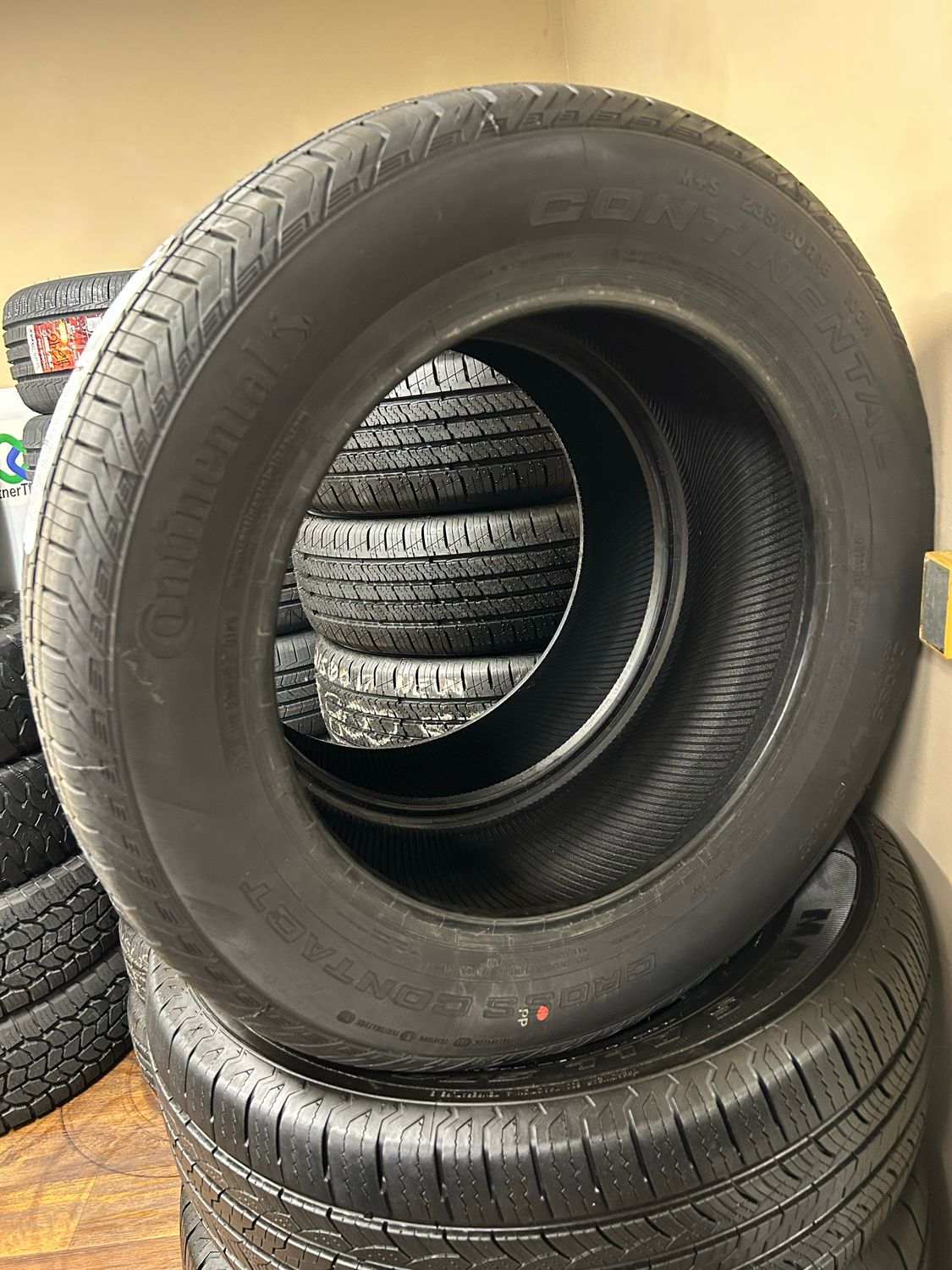1 PAIR OF BRAND NEW 235/60R18 CONTINENTAL CROSSCONTACT LX SPORT 103H