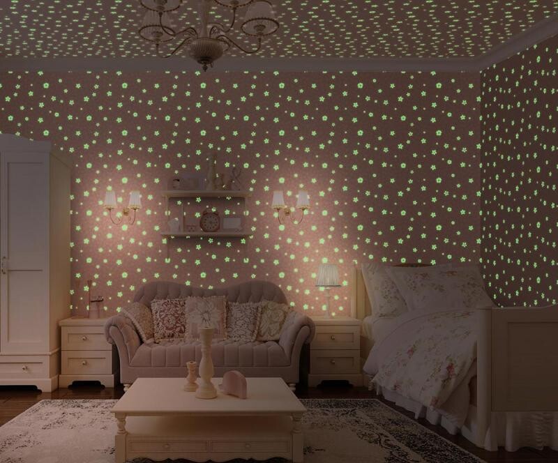 Floral wallpaper design with night gloving