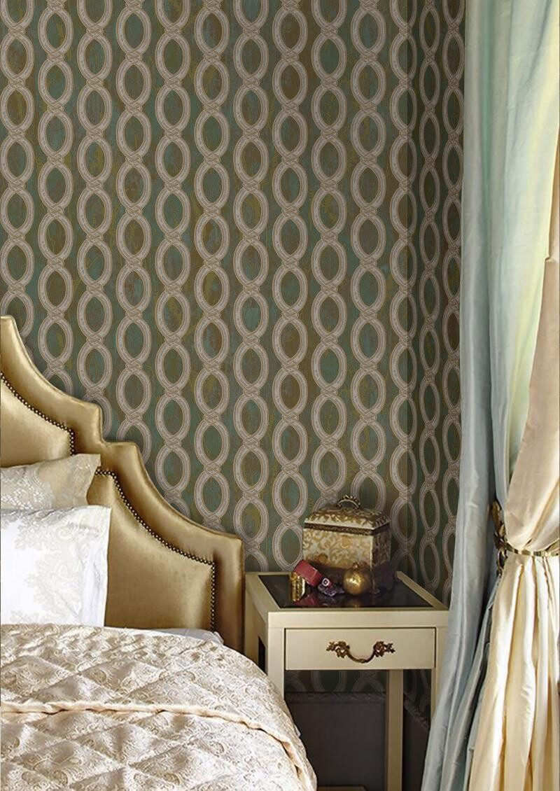 Wallpaper with stylized chain pattern