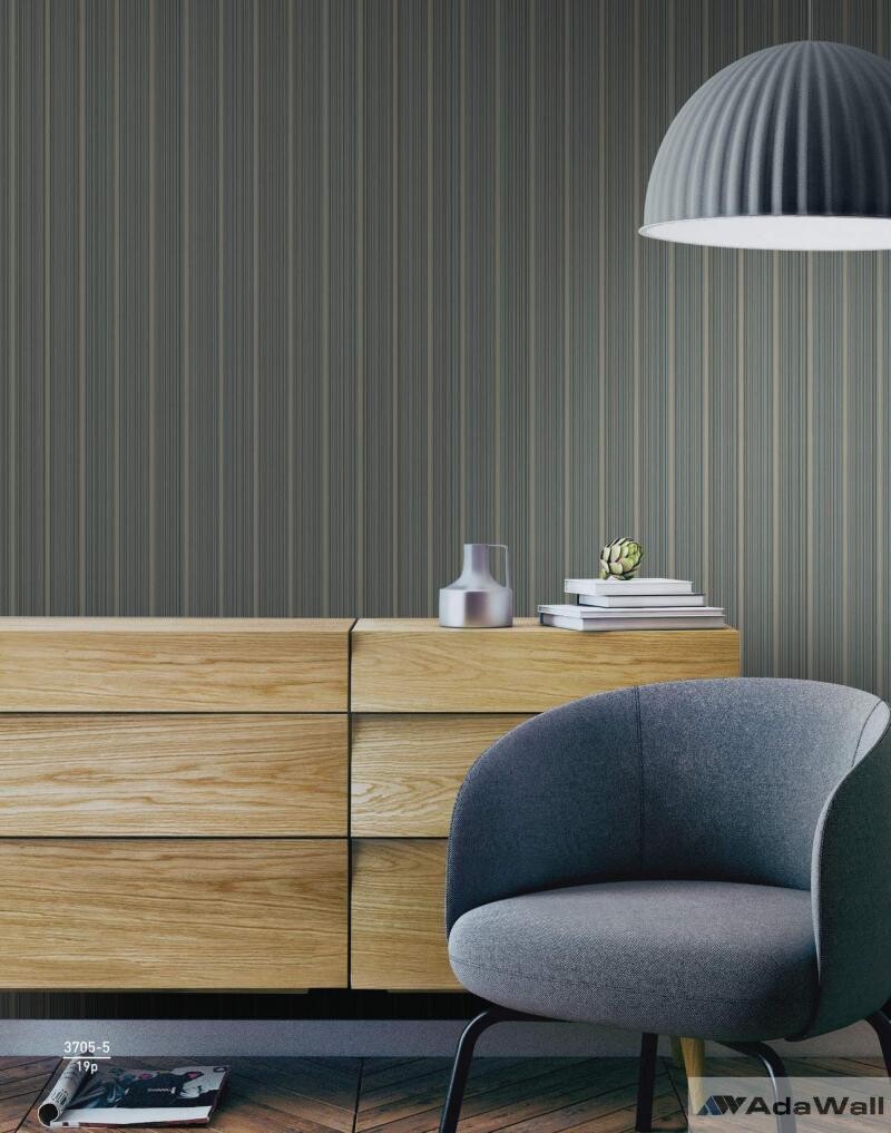 Small delicate striped wallpaper