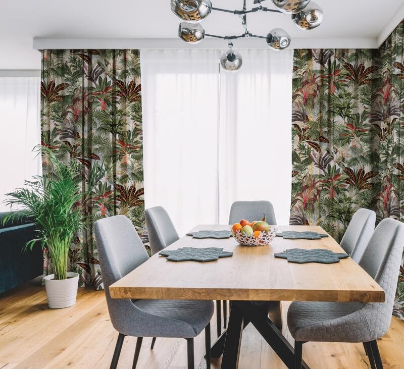 LEAVES CURTAIN READY TO USE