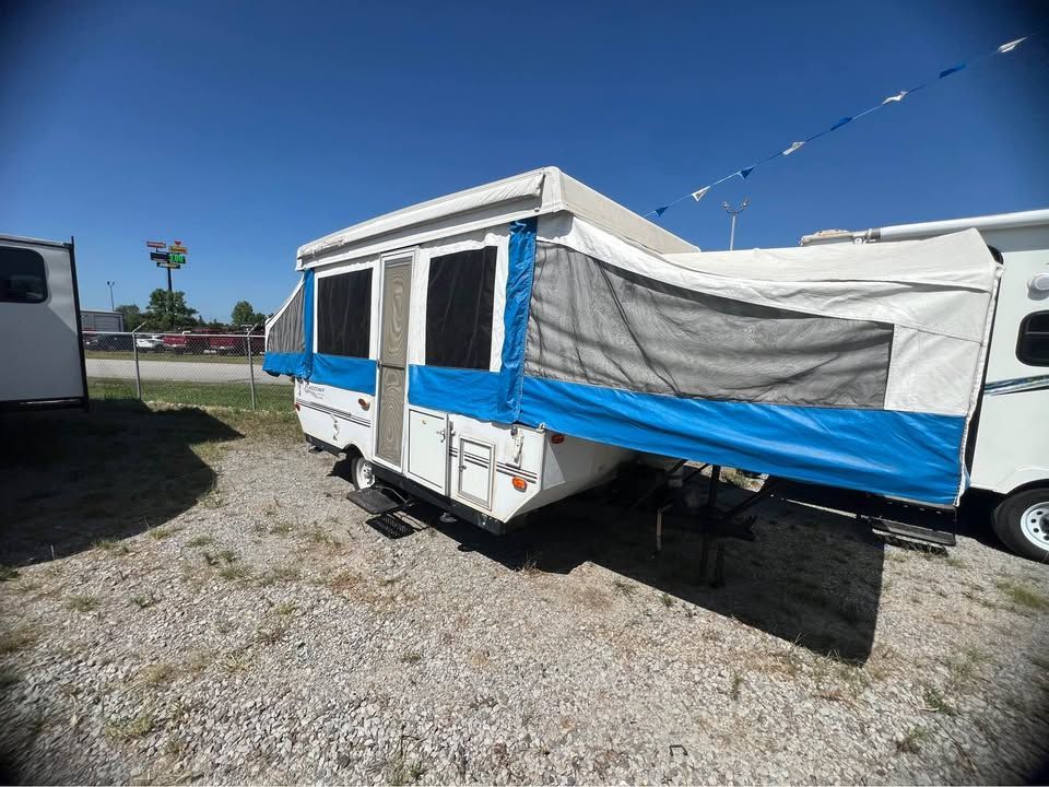 2005 Flagstaff Pop-Up Tent Trailer with shower
